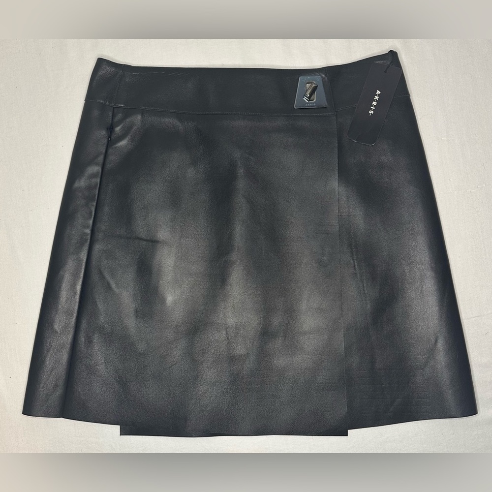 NWT Akris 100% Lambskin Leather Black Skirt, Size 8 - Retails $2,490